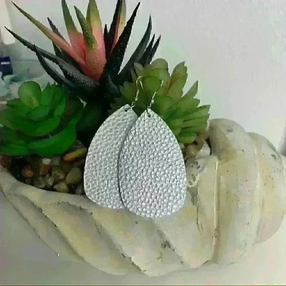 2 for $20 new silver faux leather drop earrings - Picture 1 of 4